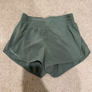 Lululemon Hotty Hot shorts - eucalyptus